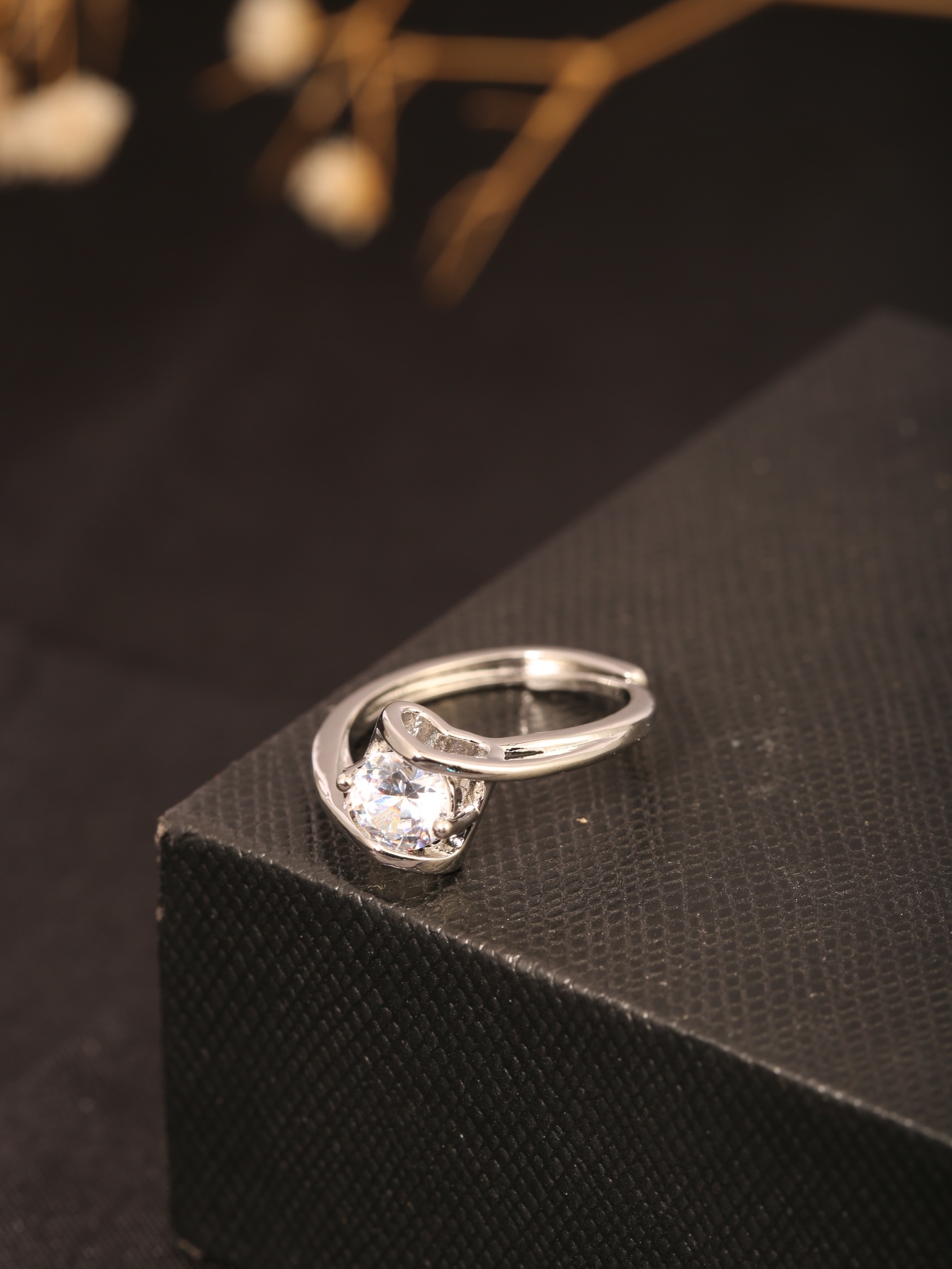 خاتم نحاسي كلاسيكي فاخر بتصميم - مراجعة Luxury Lifestyle For Women وسعره
