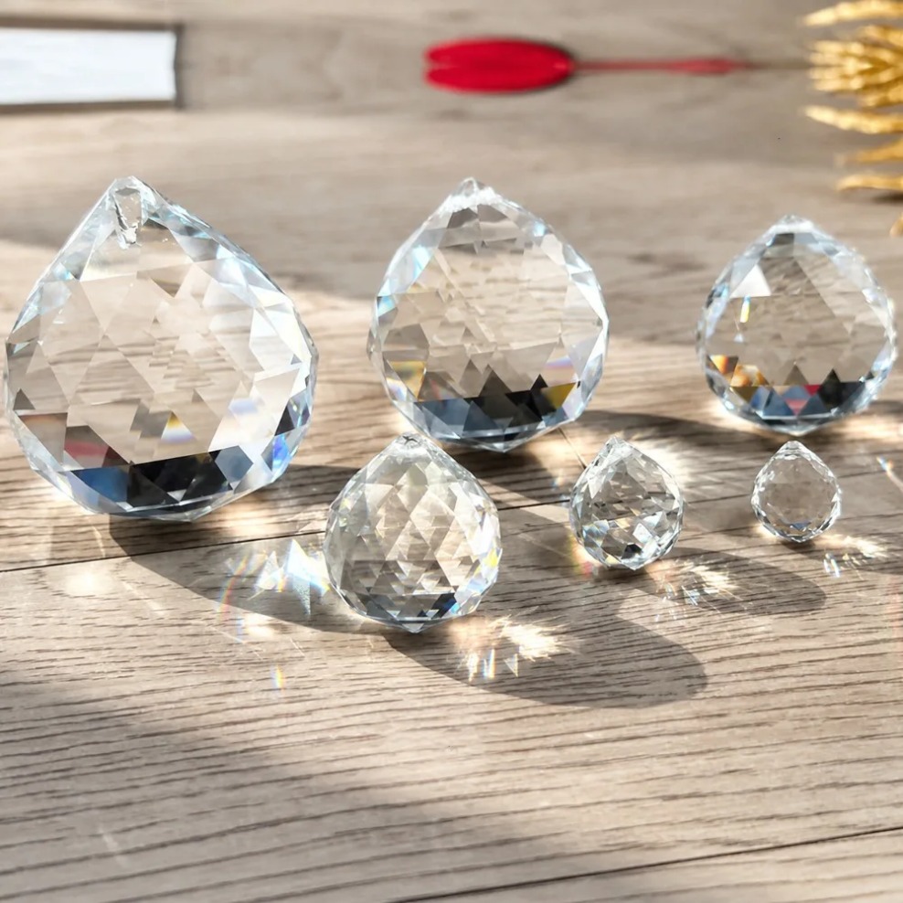 كرة كريستال شفافة بحجم 20/30/4 - مراجعة Crystal Ball Decor وسعره